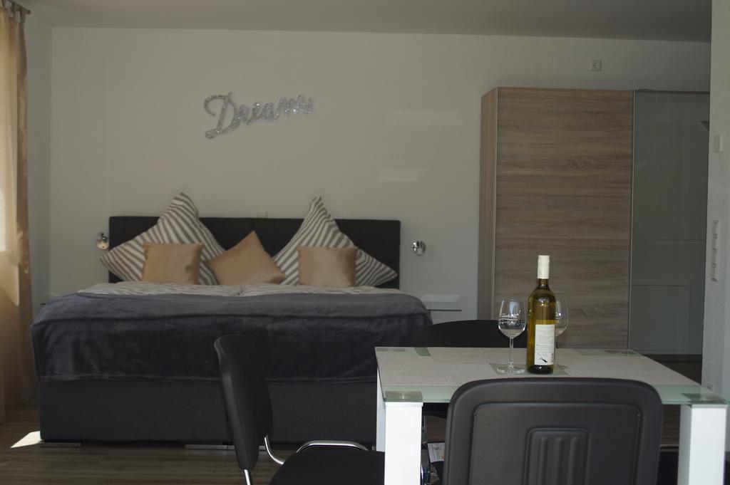 Seebrise Mit Musik Und Wein Apartment